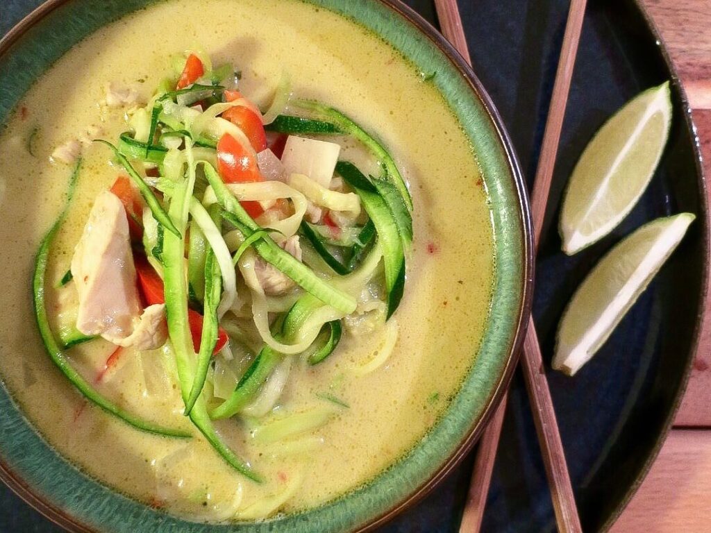 Thai suppe med kylling og kokosmælk