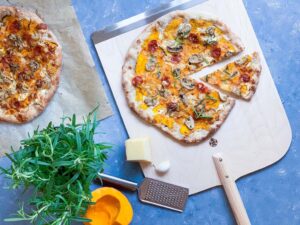 Surdejspizza med hokkaido græskar og chorizo