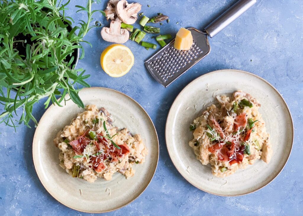 Risotto med kylling, asparges og svampe